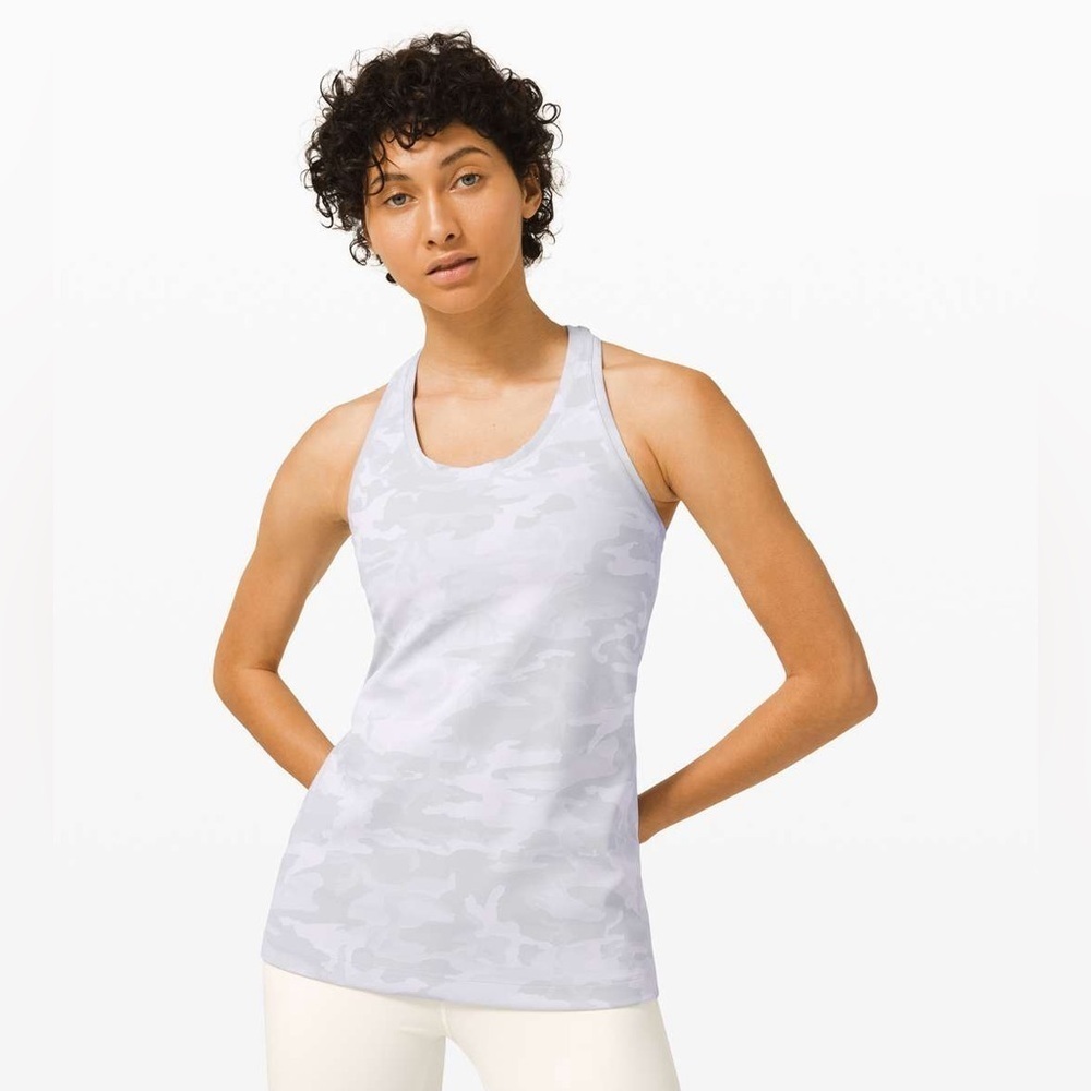 Lululemon Cool Racerback Luxtreme
Incognito Camo Jacquard Alpine White Starlight